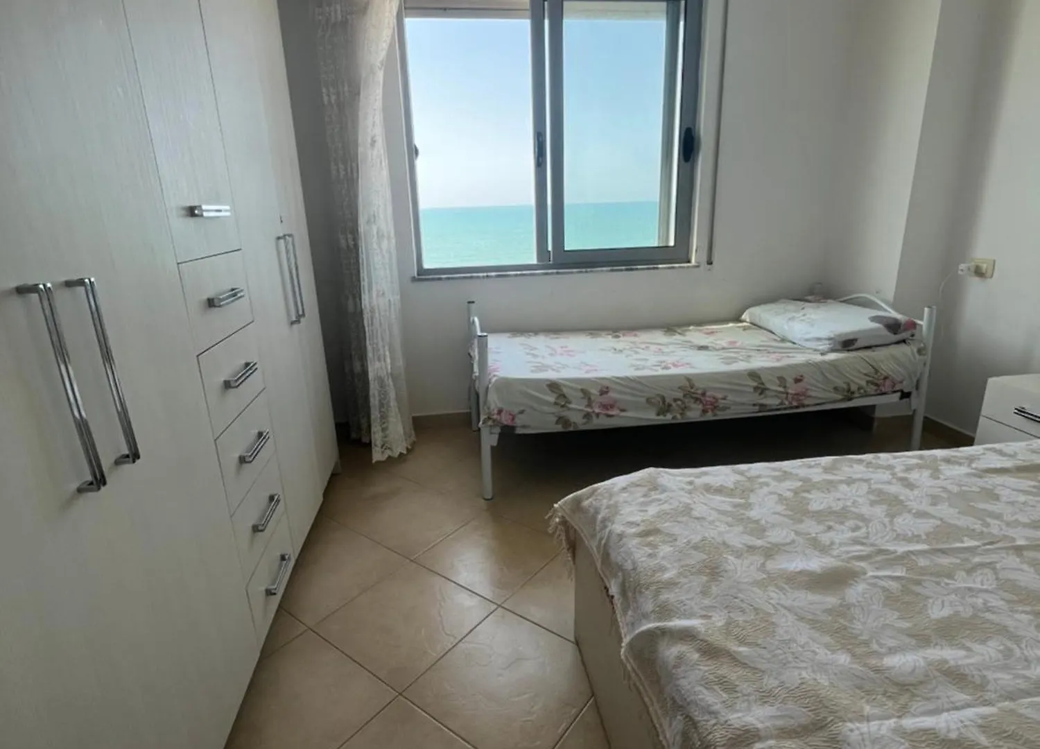 Sun, Sea And Serenity - Beachfront Apt With Sunset Views And Soothing Waves Durrës 公寓