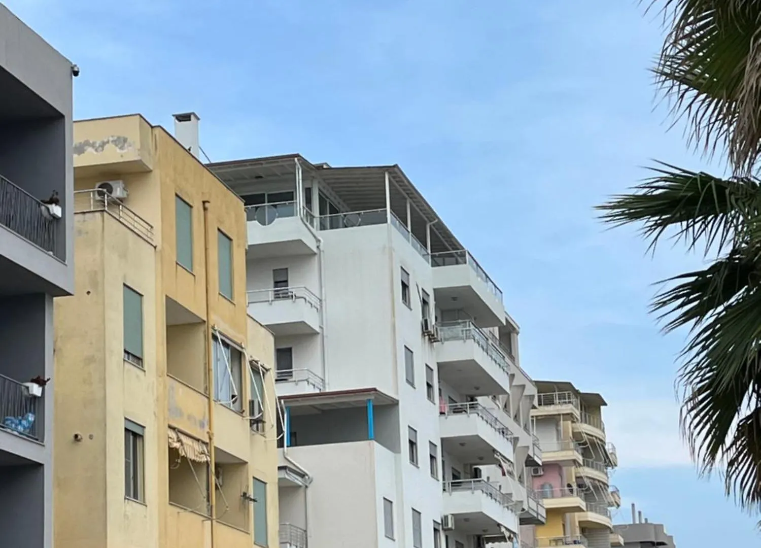 公寓 Sun, Sea And Serenity - Beachfront Apt With Sunset Views And Soothing Waves Durrës 阿尔巴尼亚