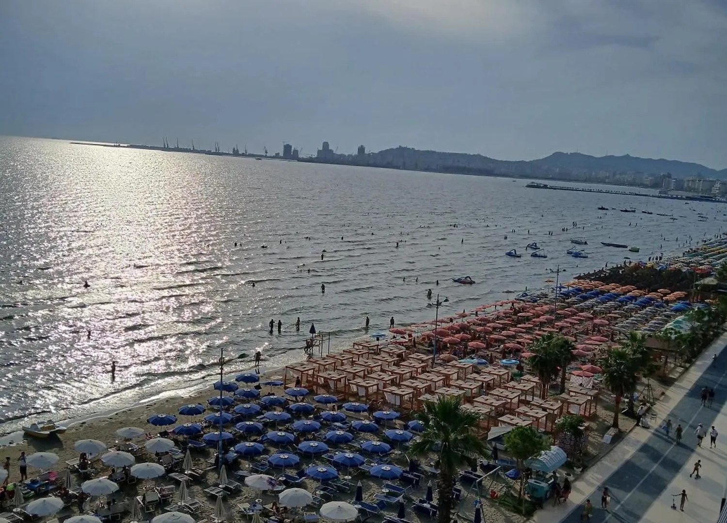 Apartman Sun, Sea And Serenity - Beachfront Apt With Sunset Views And Soothing Waves Durrës Albánia