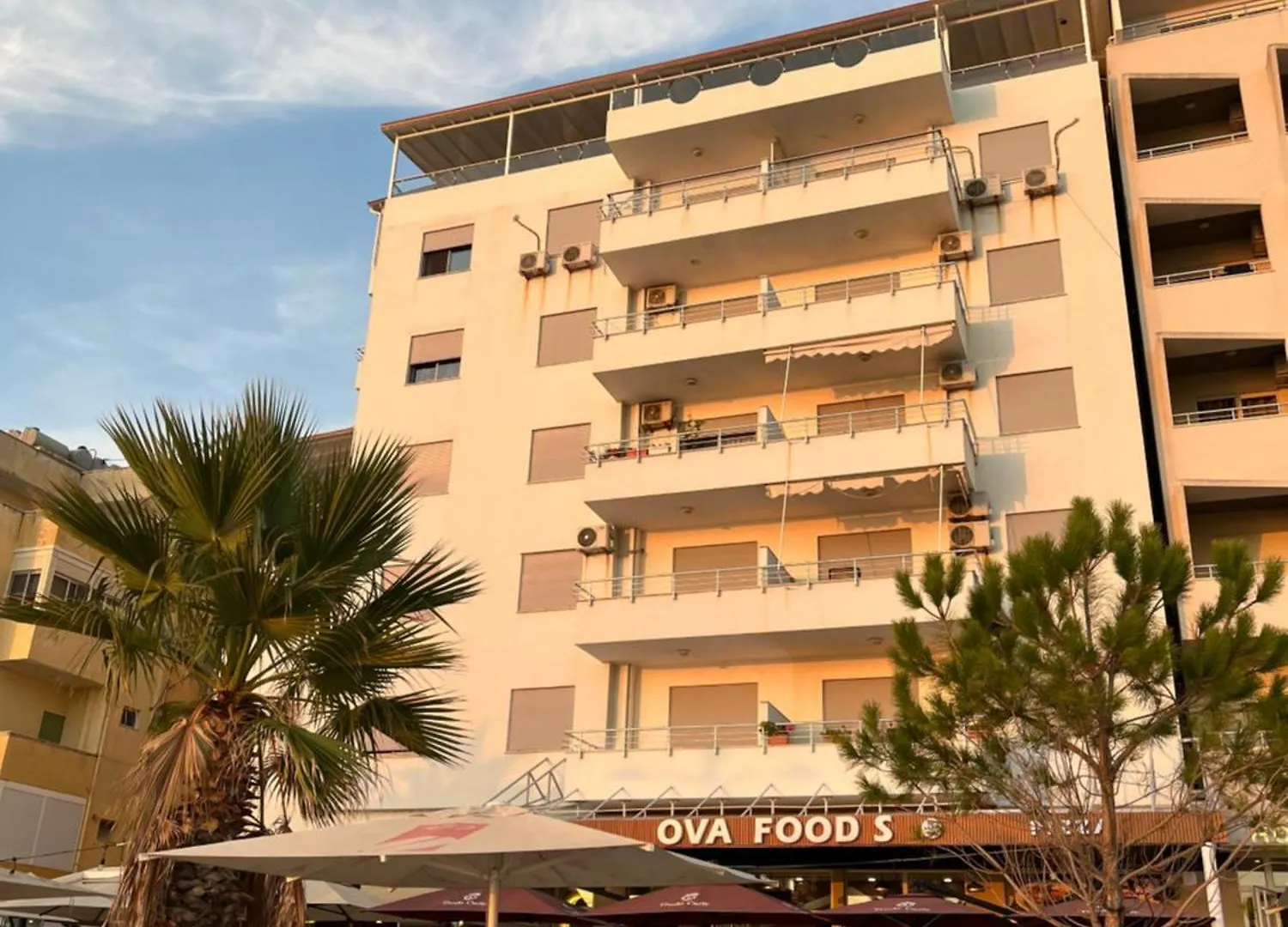 Sun, Sea And Serenity - Beachfront Apt With Sunset Views And Soothing Waves Durrës